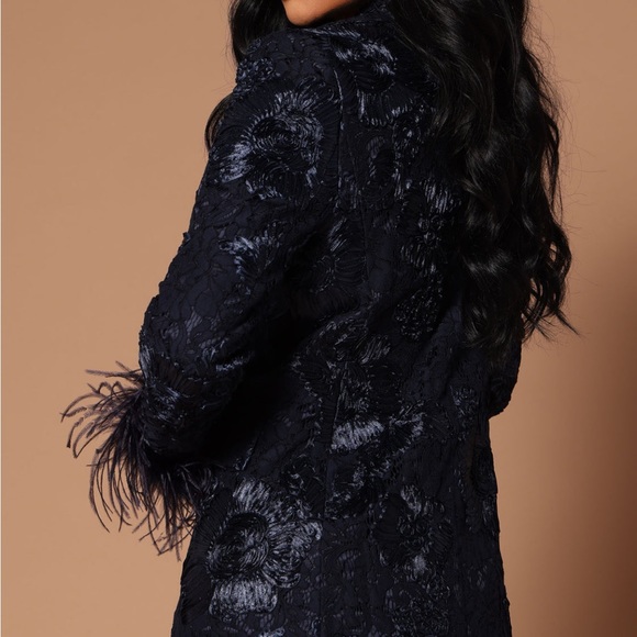 FashionNova Luxe Collection feather blazer & pants set - Picture 2 of 10